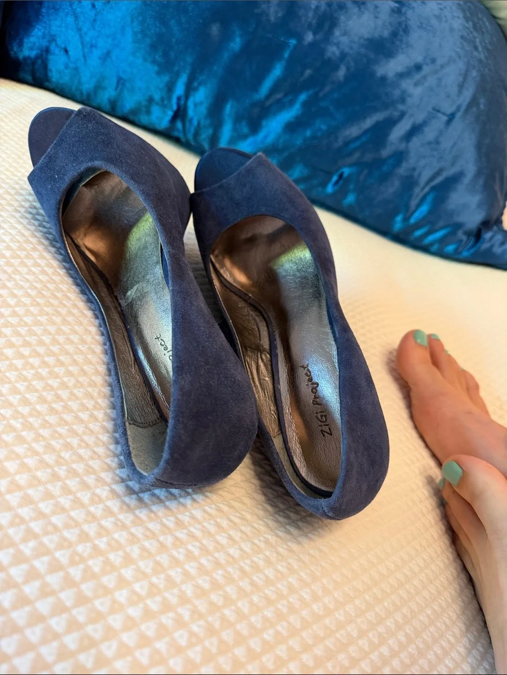 8 1/2 ZIGI girl Royal Blue Suede Peep-Toe Platform stiletto Pumps
